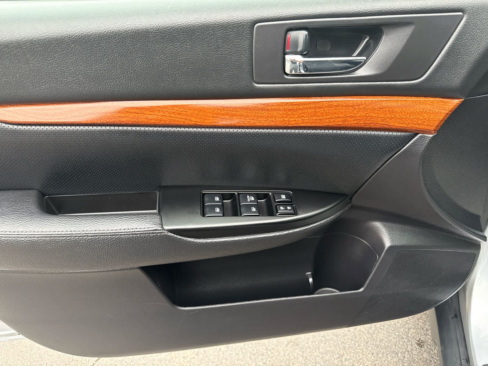Used 2014 Subaru Outback 2.5i Limited AWD/4WD image 10