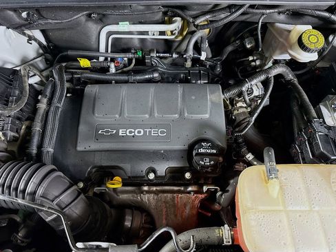 Used 2020 Chevrolet Trax LT w/ LT Convenience Package image 30