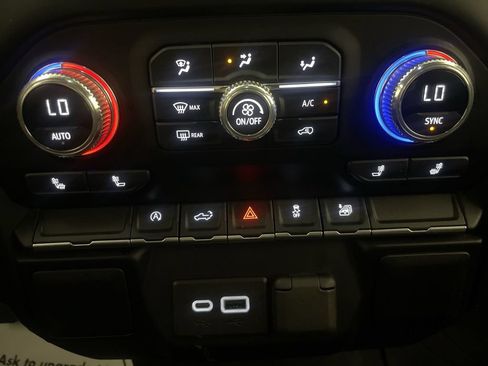 Used 2022 GMC Sierra 1500 Elevation AWD/4WD image 12