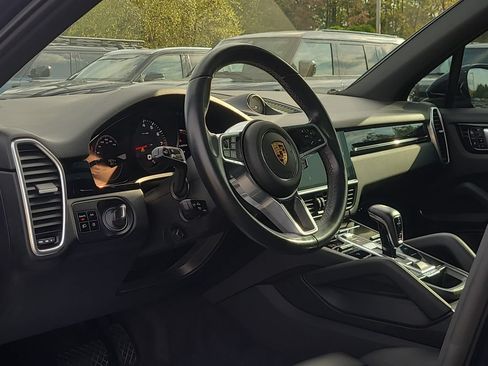 Used 2019 Porsche Cayenne AWD/4WD image 10