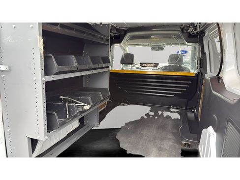 Used 2018 Ford Transit Connect XL image 28