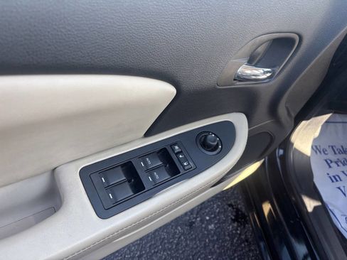 Used 2014 Chrysler 200 Limited w/ Sun/Sound Group FWD image 13