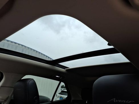 Certified 2023 Buick Envision Avenir FWD image 12