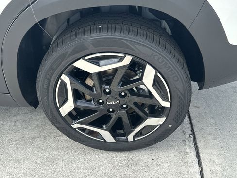 New 2026 Kia Seltos SX image 12