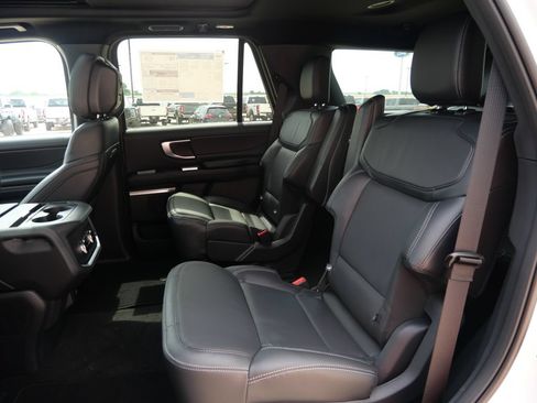 New 2026 Ford Expedition Platinum w/ Stealth Appearance Package AWD/4WD image 17
