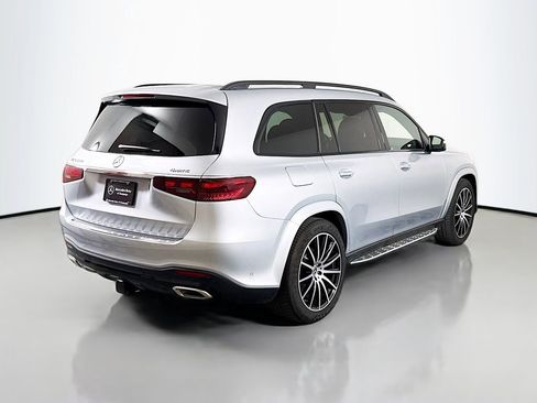 Used 2025 Mercedes-Benz GLS 580 4MATIC image 7