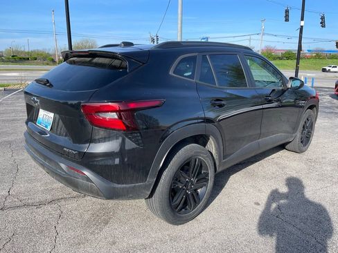 Used 2024 Chevrolet Trax ACTIV w/ Driver Confidence Package image 3