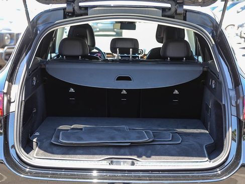 Used 2025 Mercedes-Benz GLC 350e 4MATIC image 23