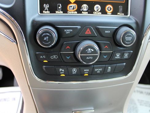 Used 2017 Jeep Grand Cherokee Limited image 24