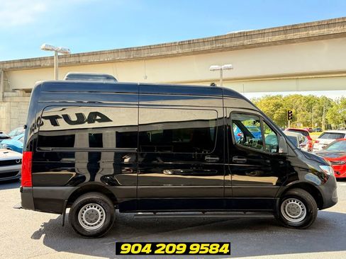 Used 2019 Mercedes-Benz Sprinter 2500 image 9