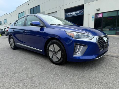 Used 2022 Hyundai Ioniq SE FWD image 2