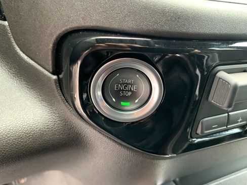 Used 2025 GMC Sierra 1500 Elevation w/ Preferred Package AWD/4WD image 28