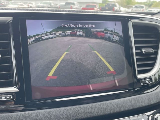 Used 2025 Chrysler Pacifica Select FWD image 18