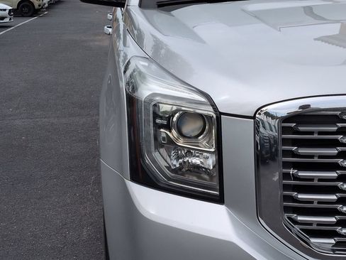 Used 2020 GMC Yukon XL Denali RWD image 10