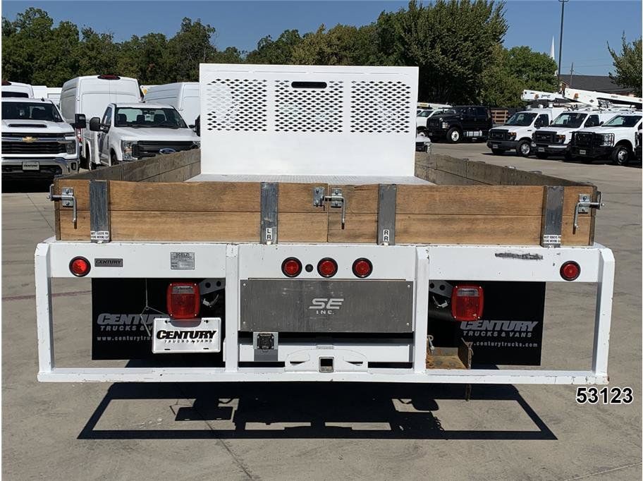Used 2023 Ford F550 Luxury RWD image 7