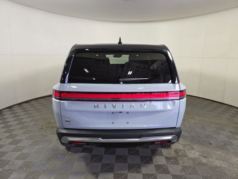 Used 2024 Rivian R1S Adventure AWD/4WD image 4