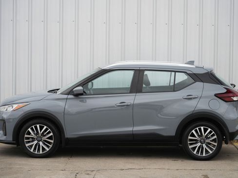 Used 2022 Nissan Kicks SV image 40