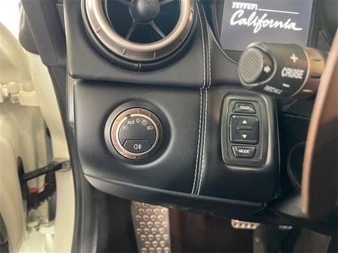 Used 2014 Ferrari California image 17