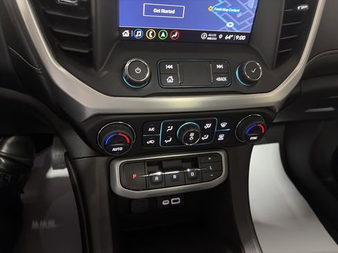 Used 2023 GMC Acadia SLT w/ Technology Package image 23