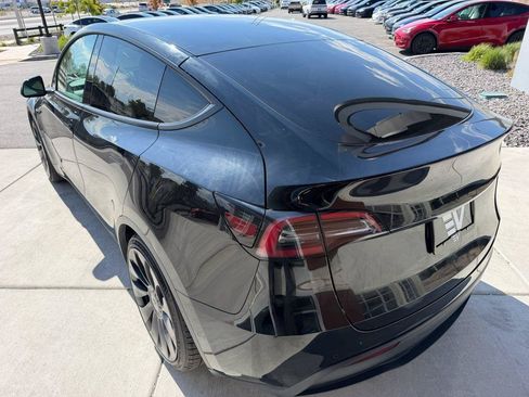 Used 2022 Tesla Model Y Performance AWD/4WD image 6