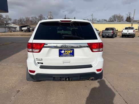 Used 2013 Jeep Grand Cherokee Laredo w/ Laredo E Group image 4