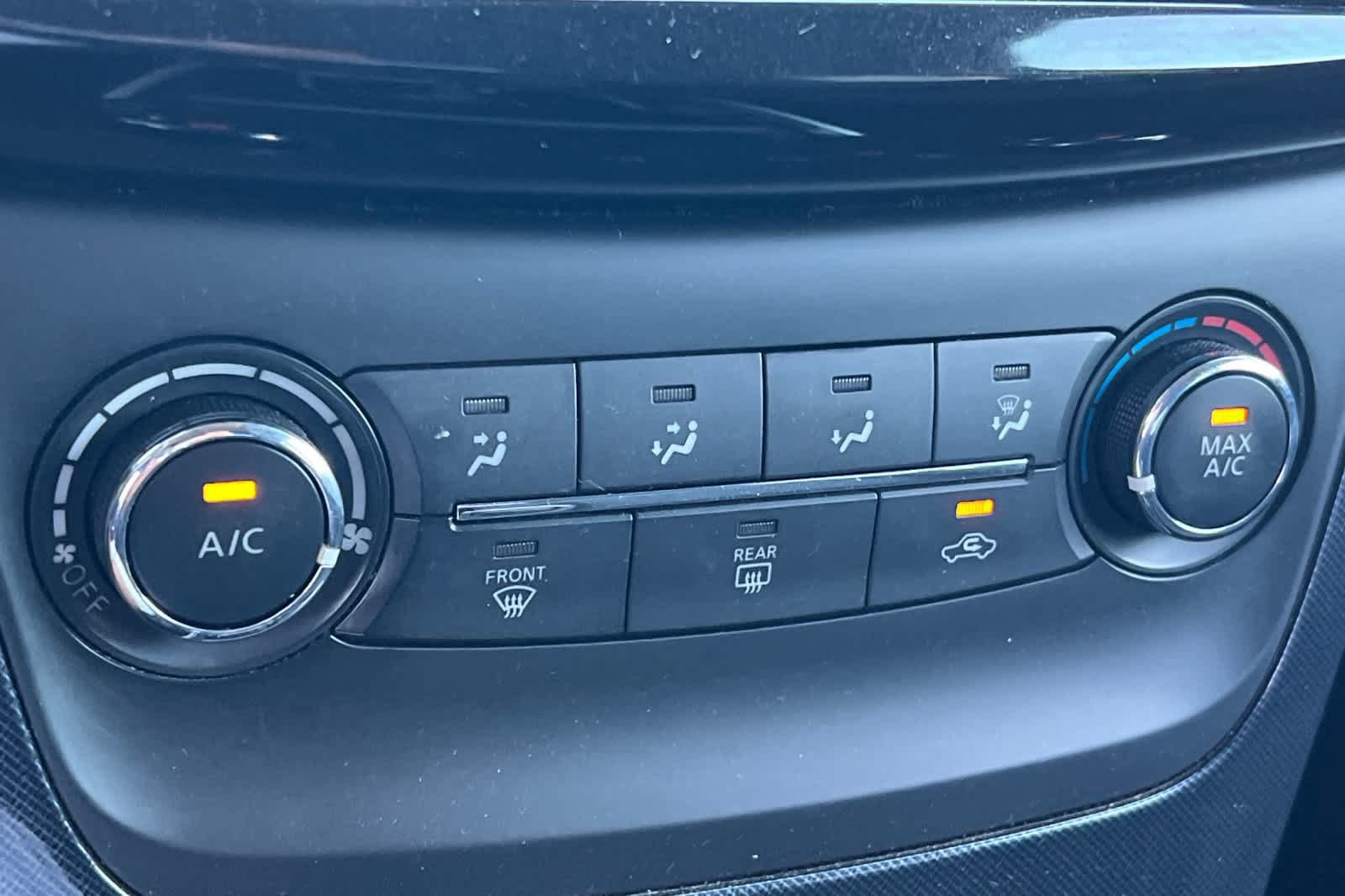 Used 2016 Nissan Sentra SR w/ Driver's Assist Package FWD image 22
