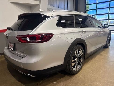Used 2018 Buick Regal Essence w/ Sights and Sounds Package AWD/4WD image 45