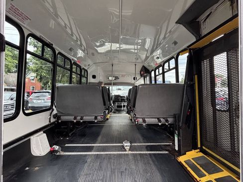 Used 2009 Ford E-450 and Econoline 450 RWD image 10