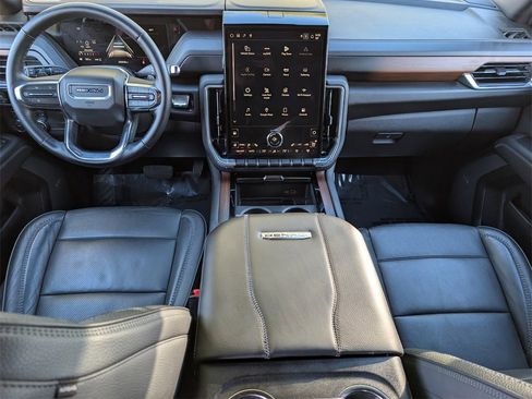 Used 2025 GMC Yukon Denali image 19