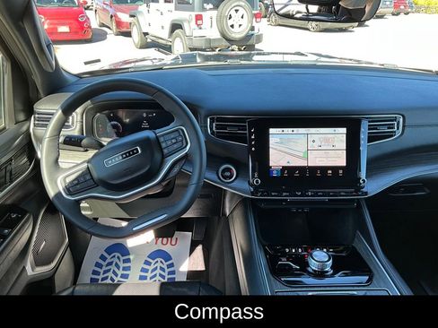 Used 2024 Jeep Wagoneer Series II image 10