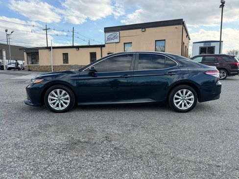 Used 2018 Toyota Camry LE image 8