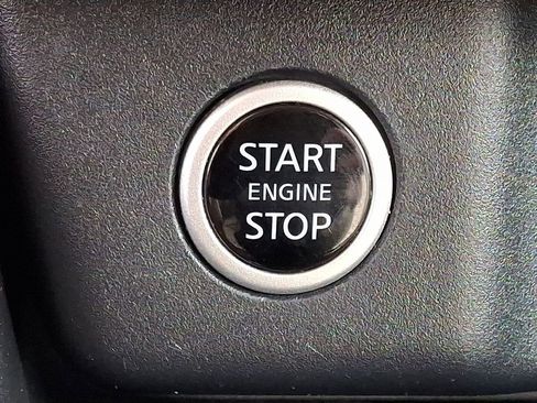 Used 2023 Nissan Rogue SV image 24