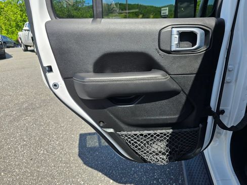 Used 2020 Jeep Gladiator Overland AWD/4WD image 48