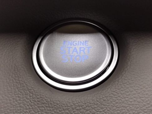Used 2025 Hyundai Elantra Sport FWD image 30