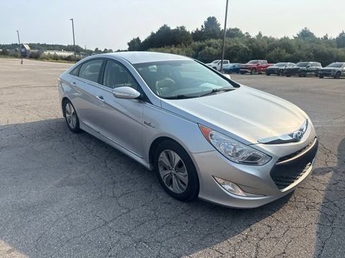 Used 2013 Hyundai Sonata Limited FWD image 2
