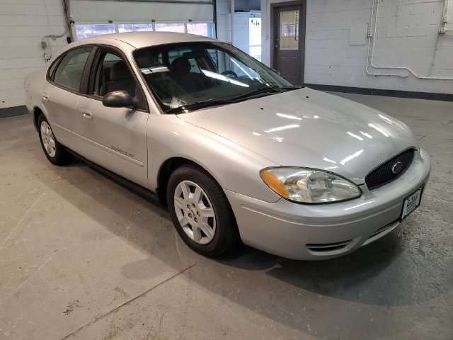 Used 2005 Ford Taurus SE FWD image 9