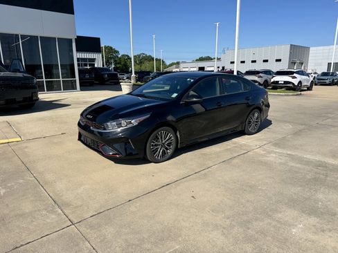 Used 2024 Kia Forte GT-Line w/ GT-Line Premium Package image 2