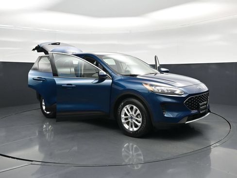 Used 2020 Ford Escape SE FWD image 30