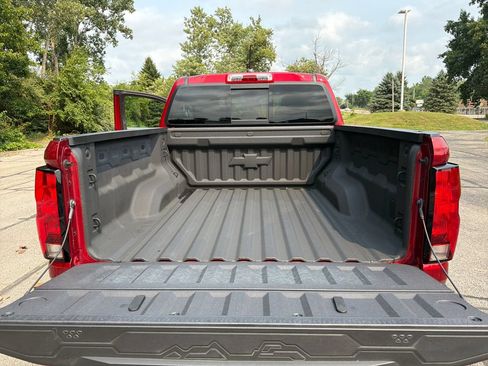 Used 2023 Chevrolet Colorado LT w/ LT Convenience Package II AWD/4WD image 29