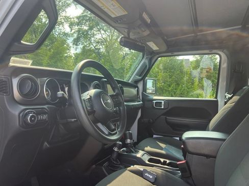 Used 2020 Jeep Wrangler Sport AWD/4WD image 7