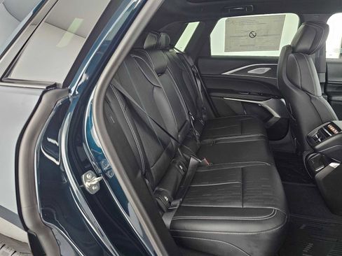 New 2025 Cadillac Lyriq Luxury image 12