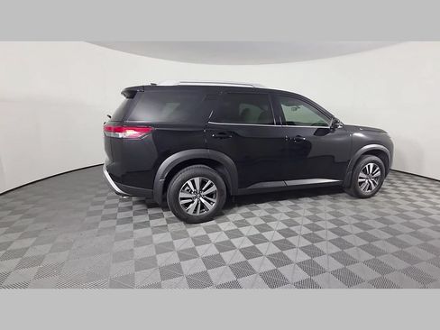 Used 2025 Nissan Pathfinder SL FWD image 37