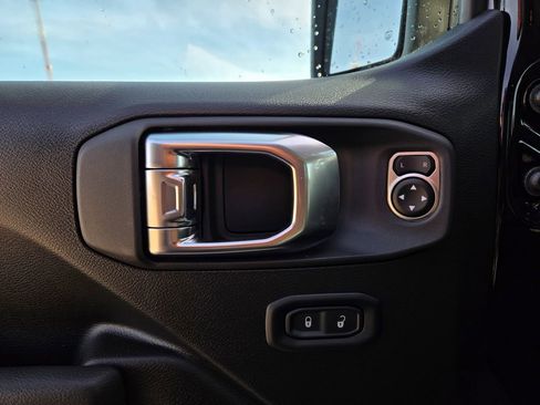 New 2026 Jeep Gladiator Sport AWD/4WD image 11