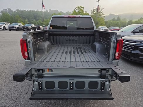 Used 2026 GMC Sierra 1500 AT4 w/ AT4 Premium Package AWD/4WD image 19