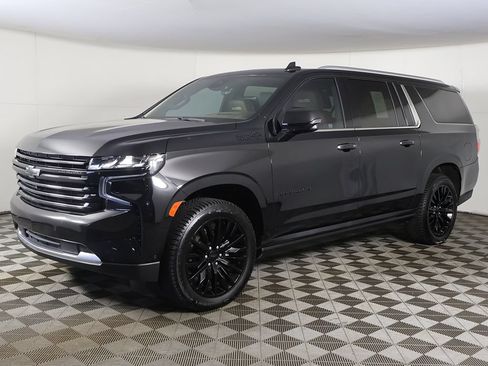 Used 2024 Chevrolet Suburban High Country w/ Advanced Technology Package AWD/4WD image 13