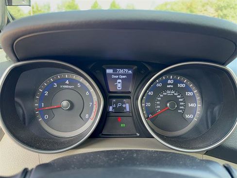 Used 2013 Hyundai Elantra GT w/ Tech Pkg FWD image 7