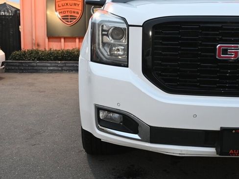 Used 2018 GMC Yukon SLE image 3