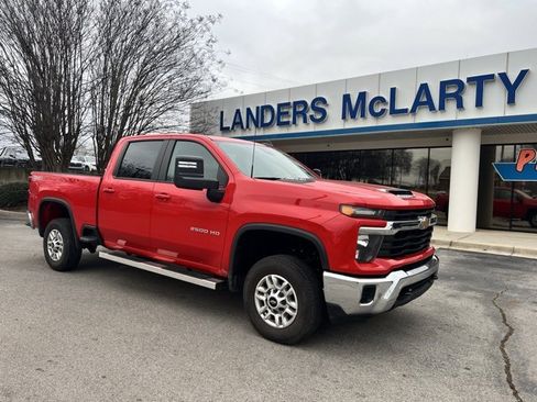 Used 2024 Chevrolet Silverado 2500 LT image 2