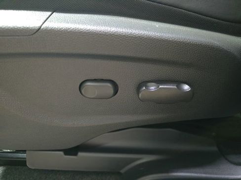 Used 2022 Buick Encore Preferred w/ Safety Package AWD/4WD image 29
