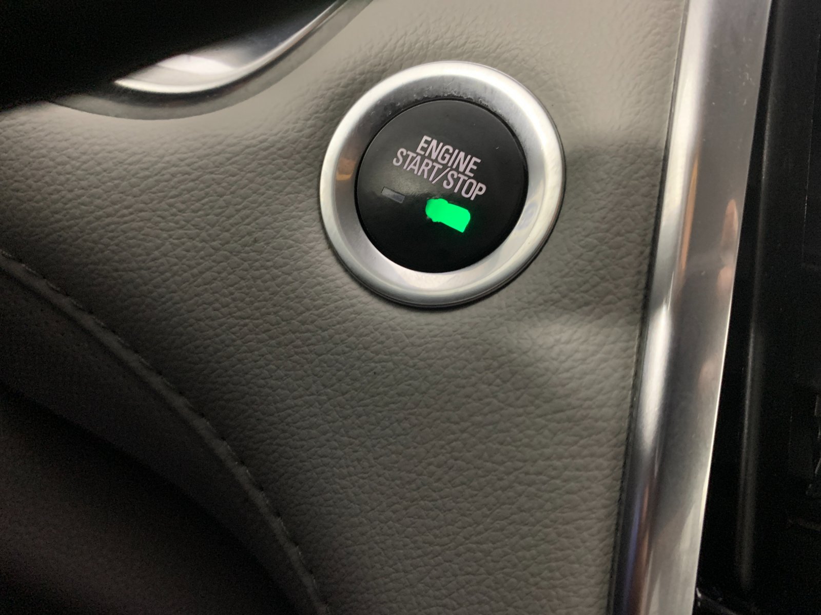 Used 2020 Chevrolet Traverse Premier w/ LPO, Floor Liner Package FWD image 17